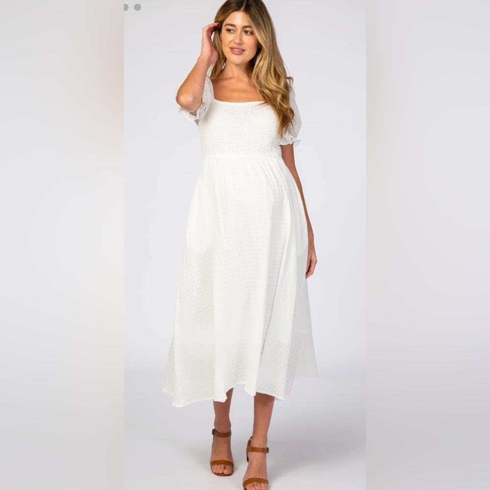 White puff sleeve maternity dress